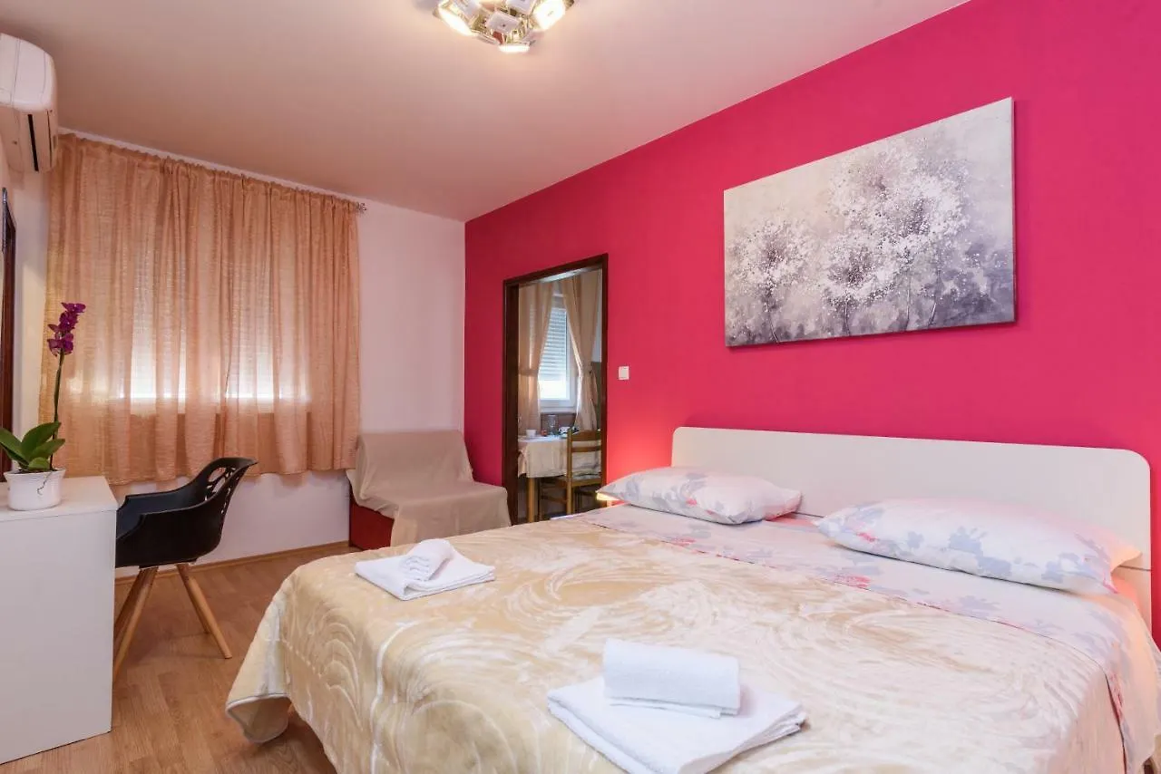 Apartment Accommodation Mamut Trogir