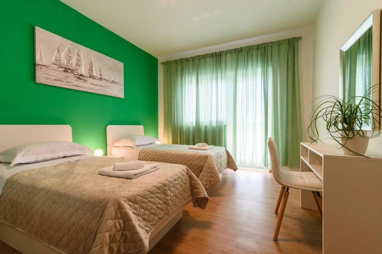 Apartment Accommodation Mamut Trogir Croatia